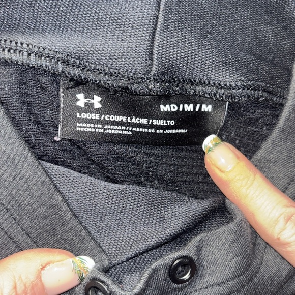 Under Armor running vest. Size medium. Black. - Picture 3 of 3